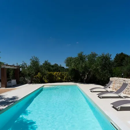 Irma With Private Pool By Wonderful Italy