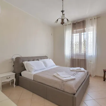 Villa Irma With Private Pool *